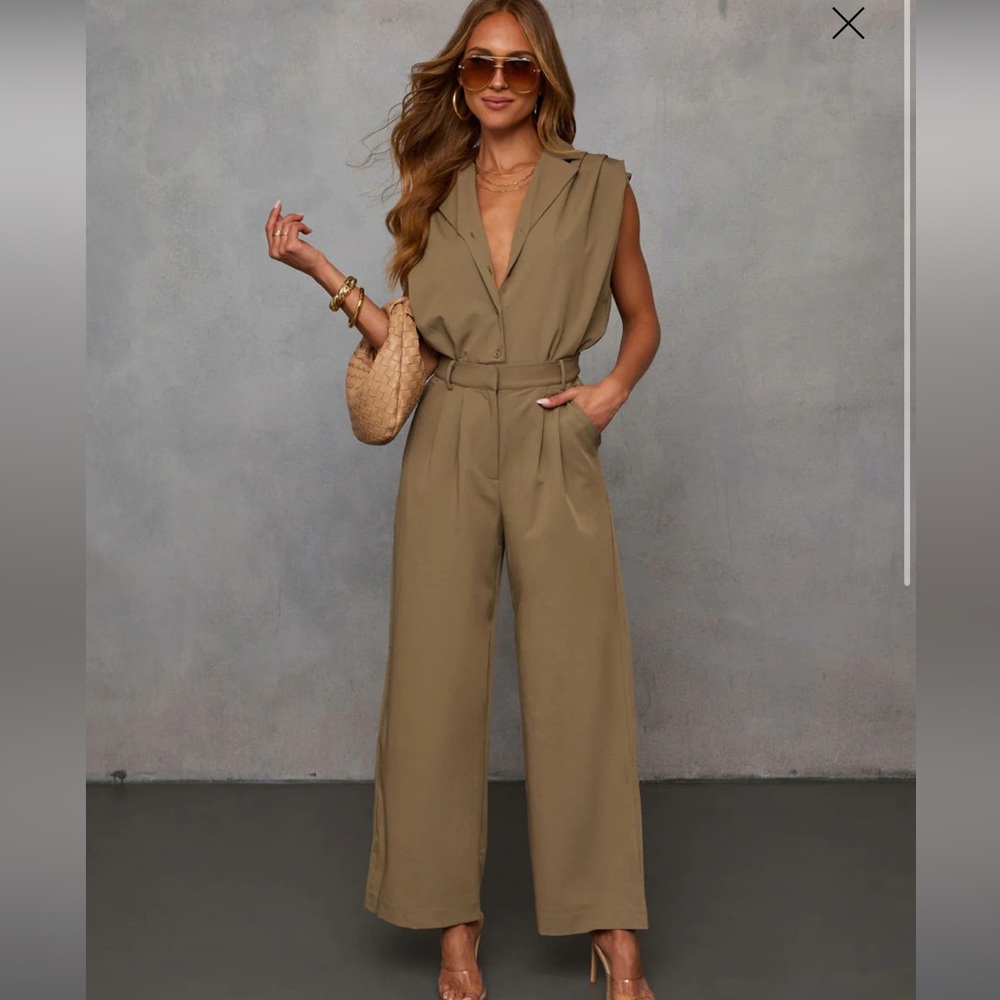 NWOT VICI Sleeveless Olive Utility Jumpsuit Belted Pants Top XS Summer Outfit